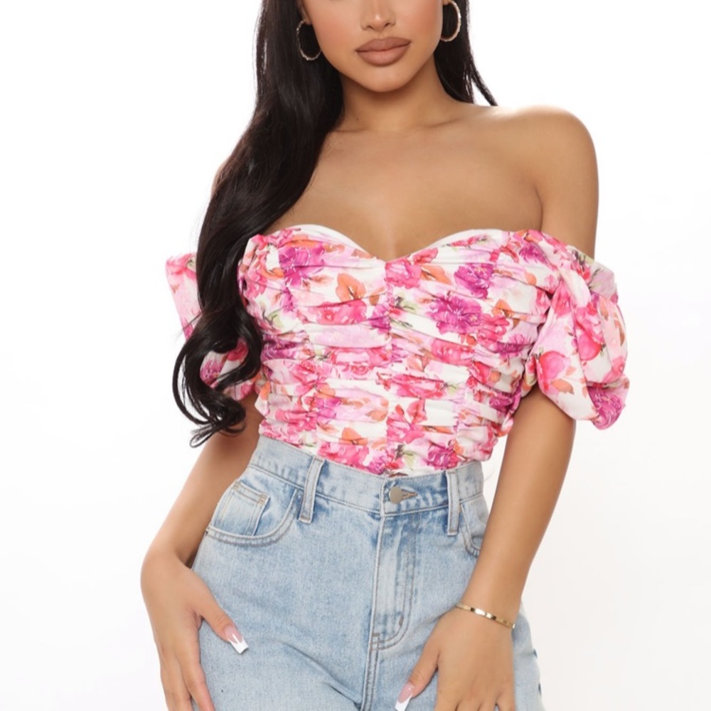 FLORAL PUFF SHOULDER TOP 🌸